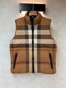 ЖЕНСКАЯ ЖИЛЕТКА BURBERRY ЖЕНСКАЯ ЖИЛЕТКА BURBERRY