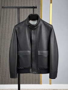 МУЖСКАЯ КОЖАНАЯ КУРТКА LORO PIANA ЧЕРНАЯ