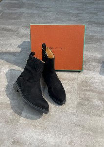 ЖЕНСКИЕ ЗАМШЕВЫЕ БОТИНКИ LORO PIANA ЧЕРНЫЕ
