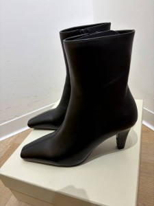 ЖЕНСКИЕ КОЖАНЫЕ БОТИЛЬОНЫ SAINT LAURENT ЧЕРНЫЕ