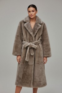 ЖЕНСКОЕ ПАЛЬТО BRUNELLO CUCINELLI ИЗ МЕХА ЦИГЕЙКИ БЕЖЕВОЕ
