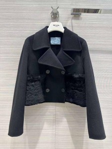 ЖЕНСКОЕ УКОРОЧЕННОЕ ПАЛЬТО PRADA ЧЕРНОЕ