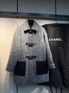 ЖЕНСКОЕ ПАЛЬТО CHANEL СЕРОЕ ЖЕНСКОЕ ПАЛЬТО CHANEL СЕРОЕ