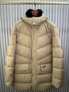 МУЖСКОЙ ПУХОВИК С МЕХОМ БОБРА KITON БЕЖЕВЫЙ