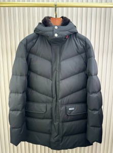 МУЖСКОЙ ПУХОВИК С МЕХОМ БОБРА KITON ЧЕРНЫЙ