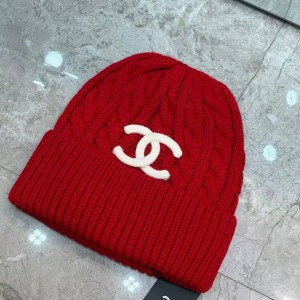 ЖЕНСКАЯ ШАПКА CHANEL КРАСНАЯ ЖЕНСКАЯ ШАПКА CHANEL КРАСНАЯ