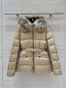 ЖЕНСКИЙ ПУХОВИК MONCLER БЕЖЕВЫЙ