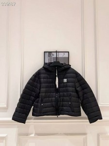 ЖЕНСКАЯ КУРТКА CHANEL ЧЕРНАЯ ЖЕНСКАЯ КУРТКА CHANEL ЧЕРНАЯ