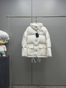 ЖЕНСКИЙ ПУХОВИК PRADA БЕЛЫЙ