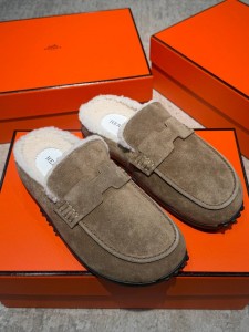 ЖЕНСКИЕ ЗАМШЕВЫЕ МЮЛИ НА МЕХУ HERMES ШОКОЛАДНЫЕ