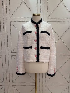 ЖЕНСКИЙ ЖАКЕТ CHANEL БЕЛЫЙ ЖЕНСКИЙ ЖАКЕТ CHANEL БЕЛЫЙ