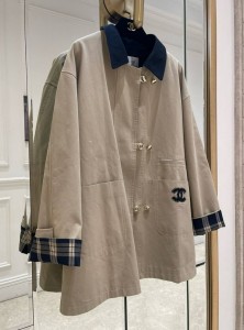 ЖЕНСКИЙ БЕЖЕВЫЙ ТРЕНЧ CHANEL