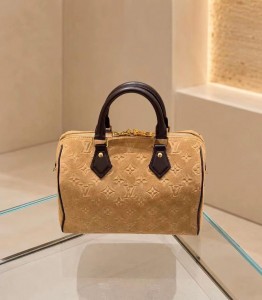 ЖЕНСКАЯ ЗАМШЕВАЯ СУМКА LOUIS VUITTON БЕЖЕВАЯ