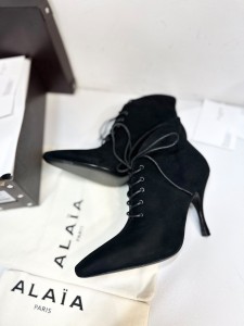 ЖЕНСКИЕ ЗАМШЕВЫЕ БОТИЛЬОНЫ ALAIA ЧЕРНЫЕ