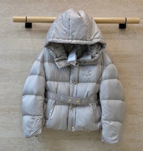 ЖЕНСКИЙ ПУХОВИК CELINE СЕРЫЙ С КАПЮШОНОМ ЖЕНСКИЙ ПУХОВИК CELINE СЕРЫЙ С КАПЮШОНОМ