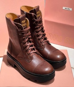 ЖЕНСКИЕ КОРИЧНЕВЫЕ КОЖАНЫЕ ВЫСОКИЕ БОТИНКИ MIU MIU ЖЕНСКИЕ КОРИЧНЕВЫЕ КОЖАНЫЕ ВЫСОКИЕ БОТИНКИ MIU MIU