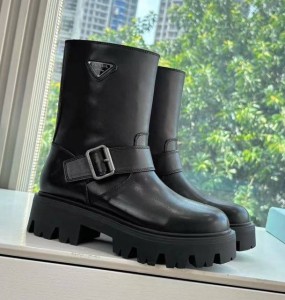 ЖЕНСКИЕ ЧЕРНЫЕ КОЖАНЫЕ БОТИНКИ PRADA