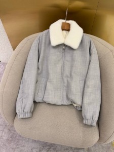 ЖЕНСКИЙ КАШЕМИРОВЫЙ ПУХОВИК С МЕХОМ LORO PIANA СЕРЫЙ