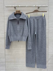 ЖЕНСКИЙ КАШЕМИРОВЫЙ КОСТЮМ BRUNELLO CUCINELLI СЕРЫЙ