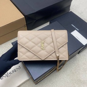 ЖЕНСКАЯ КОЖАНАЯ СУМКА КЛАТЧ SAINT LAURENT  МОЛОЧНАЯ
