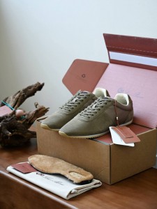МУЖСКИЕ ЗАМШЕВЫЕ КРОССОВКИ LORO PIANA ОЛИКОВЫЕ
