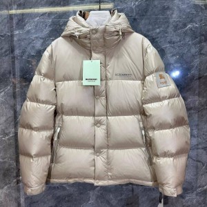 МУЖСКОЙ ПУХОВИК BURBERRY МОЛОЧНЫЙ