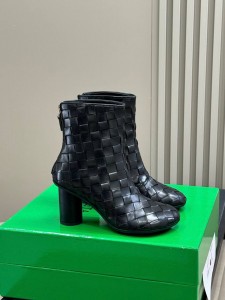 ЖЕНСКИЕ КОЖАНЫЕ БОТИЛЬОНЫ BOTTEGA VENETA ЧЕРНЫЕ
