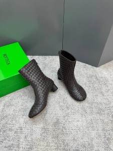 ЖЕНСКИЕ КОЖАНЫЕ БОТИЛЬОНЫ BOTTEGA VENETA ШОКОЛАДНЫЕ