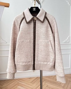 ЖЕНСКИЙ БОМБЕР CHANEL БЕЖЕВЫЙ