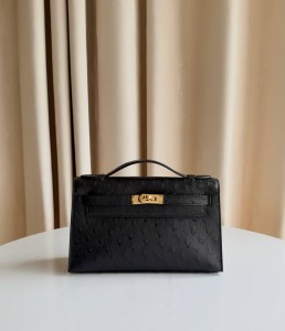 ЖЕНСКАЯ СУМКА HERMES POCHETTE OSTRICH LEATHER ЧЕРНАЯ
