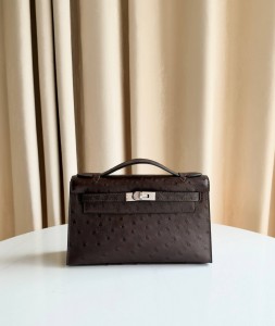 ЖЕНСКАЯ СУМКА HERMES POCHETTE OSTRICH LEATHER ШОКОЛАДНАЯ