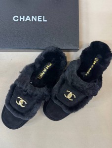 ЖЕНСКИЕ ЗАМШЕВЫЕ МЮЛИ С МЕХОМ CHANEL ЧЕРНЫЕ