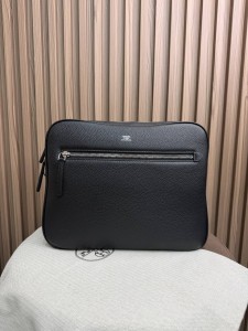 МУЖСКАЯ КОЖАНАЯ СУМКА КЛАТЧ HERMES ЧЕРНЫЙ МУЖСКАЯ КОЖАНАЯ СУМКА КЛАТЧ HERMES ЧЕРНЫЙ