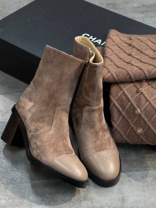 ЖЕНСКИЕ ЗАМШЕВЫЕ БОТИЛЬОНЫ CHANEL КОРИЧНЕВЫЕ