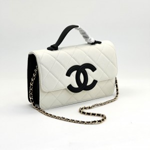 ЖЕНСКАЯ БЕЛАЯ КОЖАНАЯ СУМКА CHANEL ЖЕНСКАЯ БЕЛАЯ КОЖАНАЯ СУМКА CHANEL