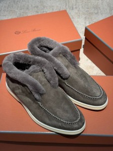 ЖЕНСКИЕ ЗАМШЕВЫЕ БОТИНКИ С МЕХОМ LORO PIANA ХАКИ ЖЕНСКИЕ ЗАМШЕВЫЕ БОТИНКИ С МЕХОМ LORO PIANA ХАКИ