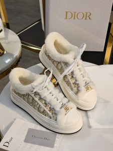 ЖЕНСКИЕ ТЕКСТИЛЬНЫЕ КЕДЫ С МЕХОМ CHRISTIAN DIOR БЕЖЕВЫЕ
