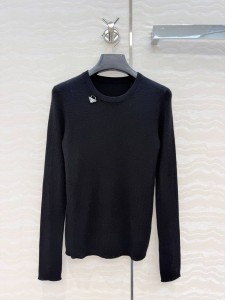 ЖЕНСКИЙ ЧЕРНЫЙ ЛОНГСЛИВ PRADA