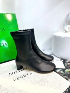 ЖЕНСКИЕ КОЖАНЫЕ БОТИЛЬОНЫ BOTTEGA VENETA ЧЕРНЫЕ