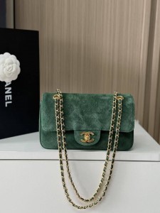 ЗАМШЕВАЯ СУМКА CHANEL MINI SOUPLISSIMO FLAP BAG ЗЕЛЕНАЯ