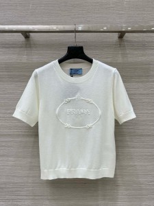 Футболка Prada