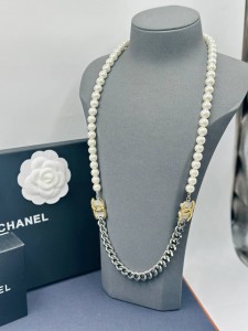 Бусы Chanel