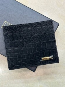 Картхолдер из кожи крокодила Zilli
