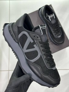 Кроссовки Valentino