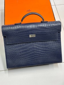 Крокодиловый портфель Hermes
