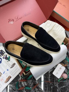 Лоферы Loro Piana с вставками Крокодила