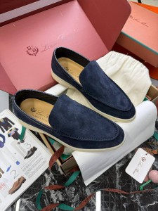 Лоферы Loro Piana с вставками Крокодила