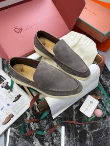 Лоферы Loro Piana с вставками Крокодила
